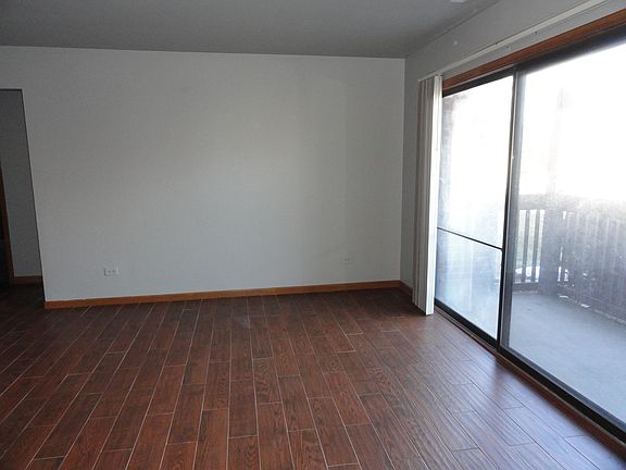 4th image of 15709 Peggy Ln APT 3