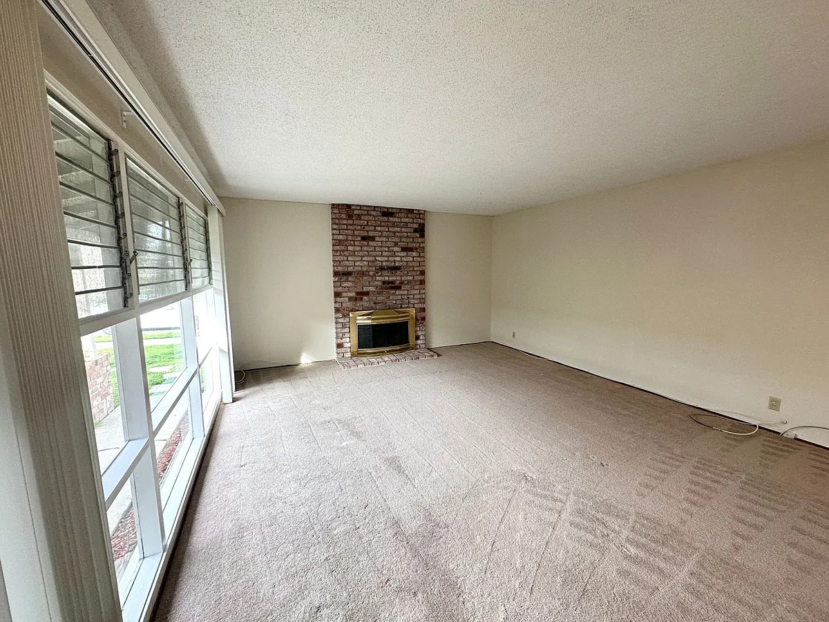 Building Photo - 10386 Plum Tree Ln