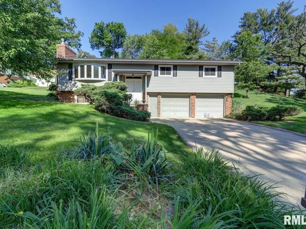 1106 N 5th St, Clinton, IA 52732