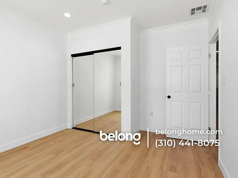 1702 W 43rd St — Photo 9