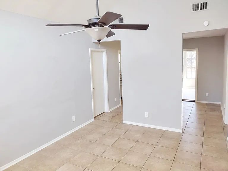 3237 Capwood Curv — Photo 3