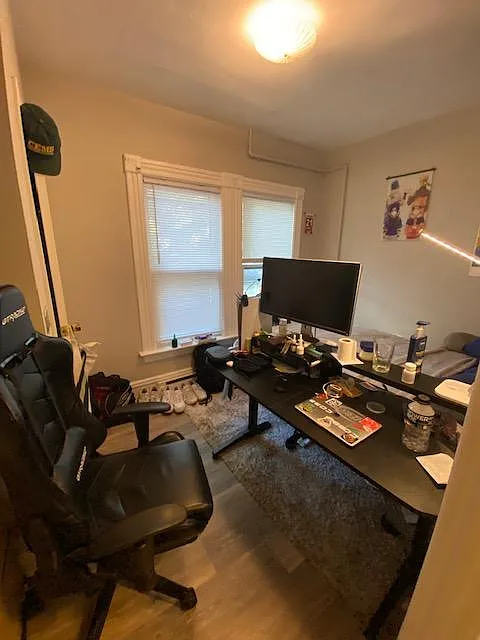2 bed, 725 sqft, $2,160 — Photo 3