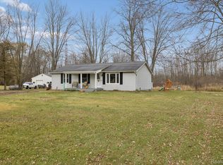 1355 Byrnes Dr, Clio, MI 48420