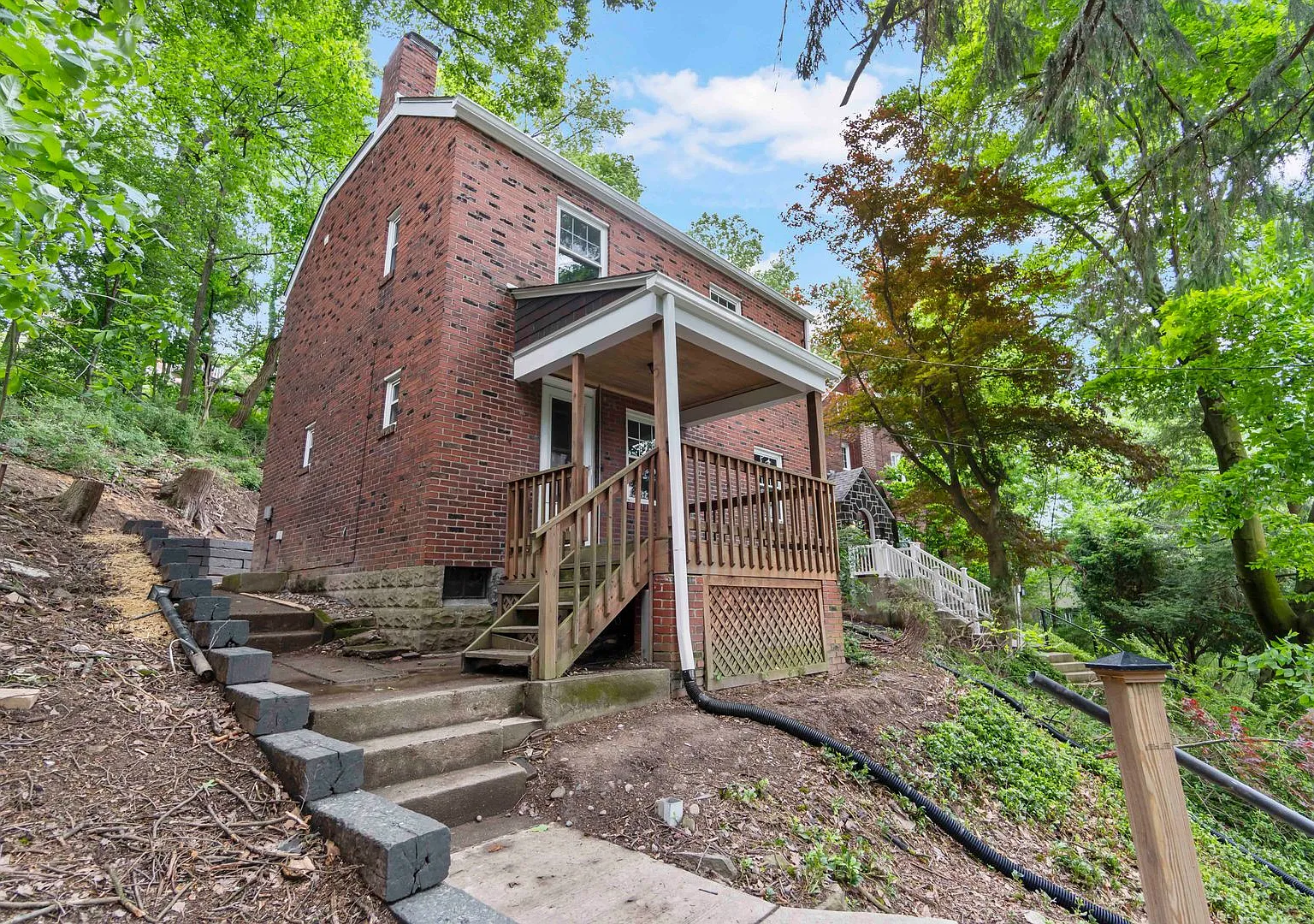 Ready For Move In! Don't Miss This Updated 3-Bedroom In Forest Hills! — Photo 2