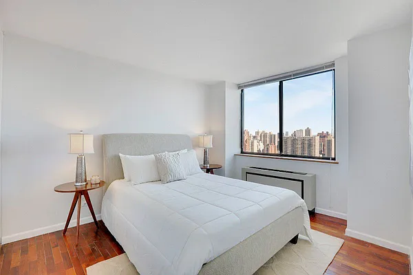 Rented by Level Group | media 25