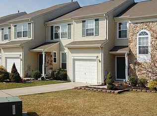 10 Oxford Ct, Bordentown, NJ 08505