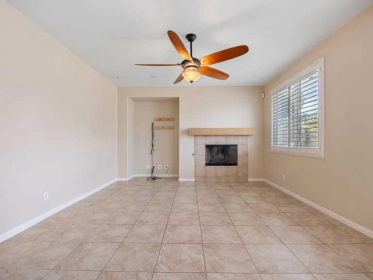 36425 Fallingstar Pl — Photo 5