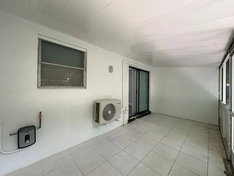 2221 Monroe St — Photo 22