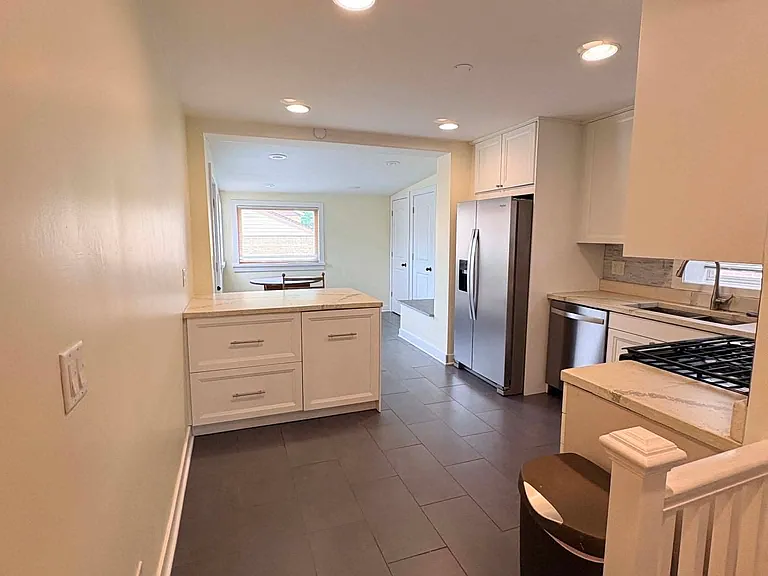10151 S California Ave — Photo 4