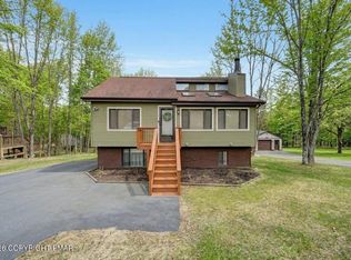 19 Woodcrest Ln #1475, Lake Ariel, PA 18436