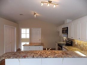 4th image of 1643 E Saint Charles Pl