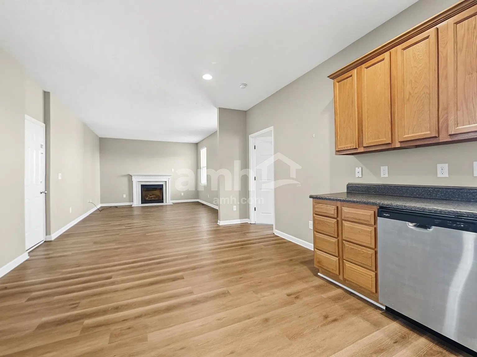 4 bed, 3.0 bath, 2258 sqft, $2,830 — Photo 4
