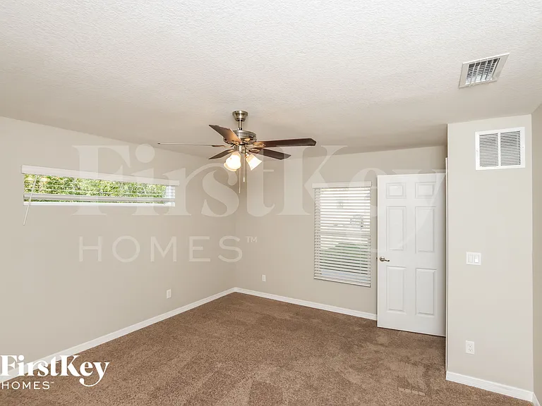 1161 Pluto St SE — Photo 8