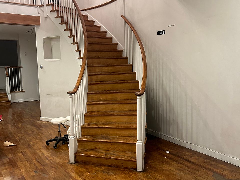 2nd image of 4403 Main St