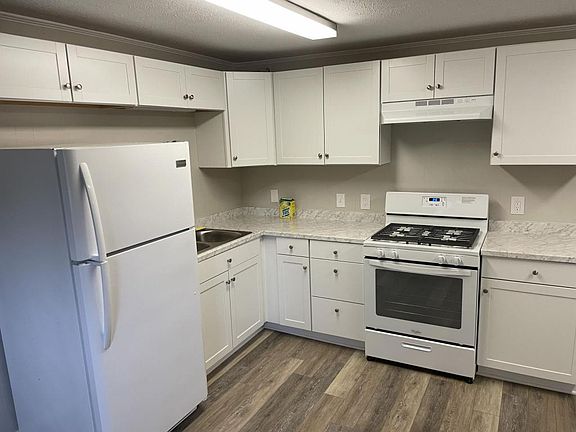 3rd image of 915 Nagold St NW