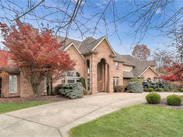 2133 Legran Dr, Gibsonia, PA 15044