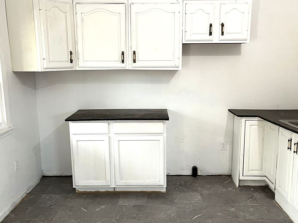 2nd image of 204 S 3rd St #5