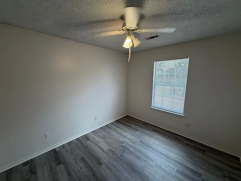 1272 N Tradition Ave — Photo 11