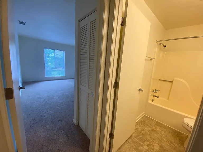 Princeton Circle West Apartments — Photo 109