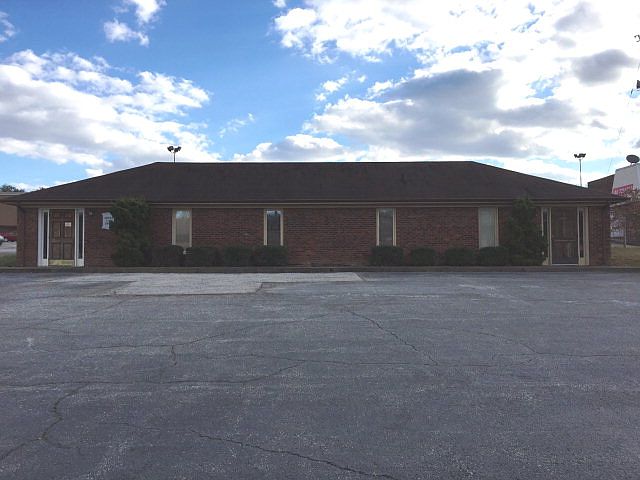 1st image of 230 W Kings Hwy