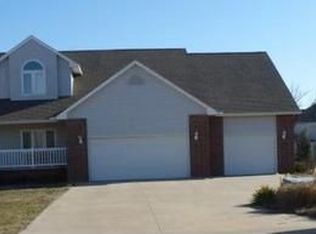 1009 Kucera Ct, Winfield, KS 67156