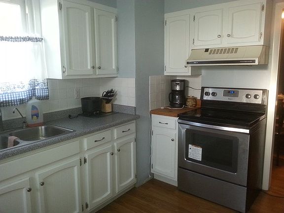 3rd image of 310 N Hickory St