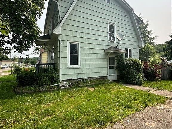 3rd image of 55 Maple St