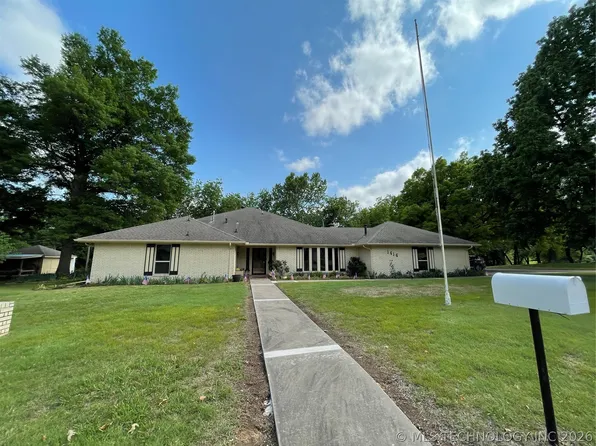 1414 S Bell Creek Dr, Cushing, OK 74023