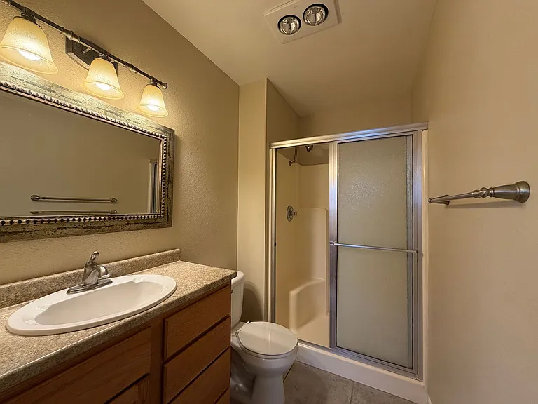 1014 Plaza Del Sol — Photo 10