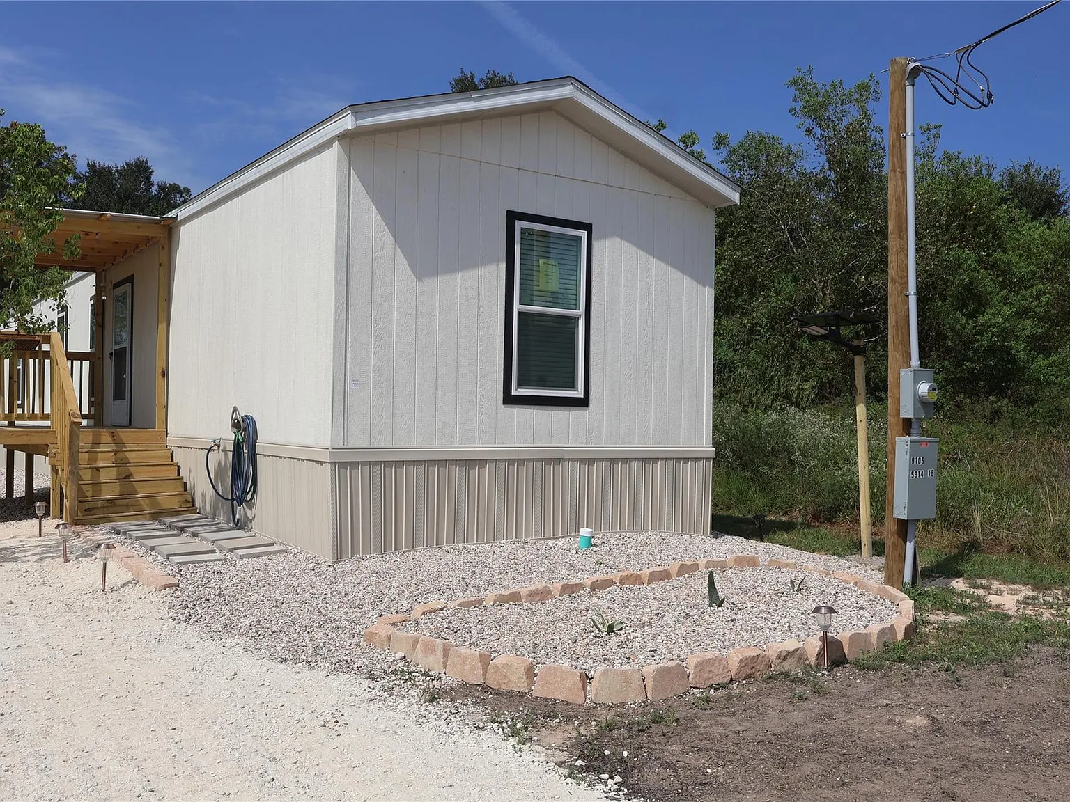 3 bed, 2.0 bath, 1056 sqft, $1,650 — Photo 4