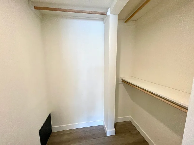 13925 Sherman Way — Photo 30