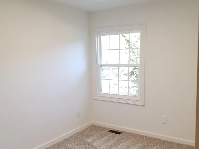 312 W Downing Ct — Photo 10