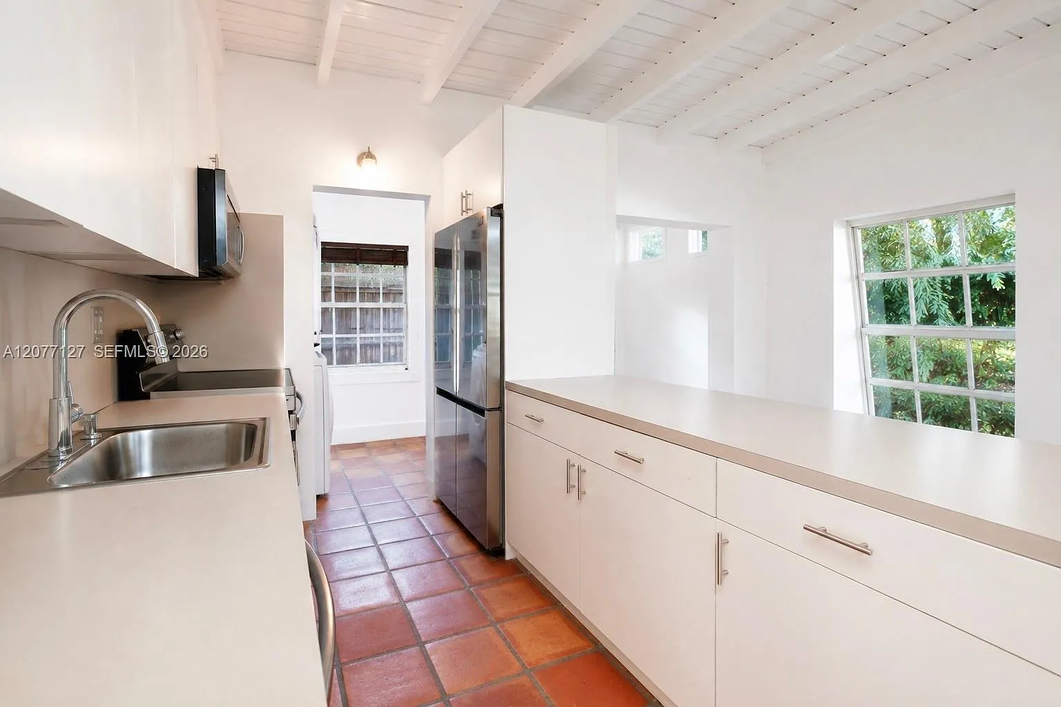 Utopia — Photo 3