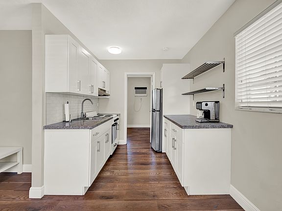3rd image of 4 Sidonia Ave #6