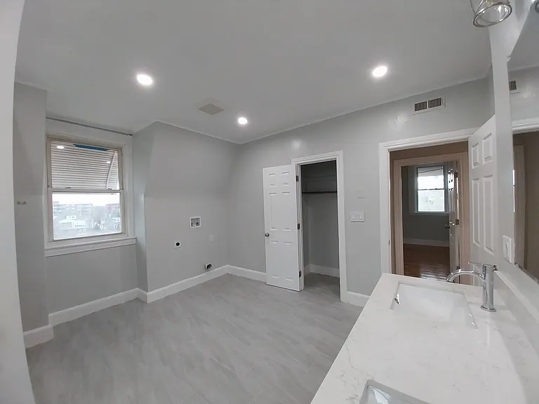 295-297 Beech St #3 — Photo 12
