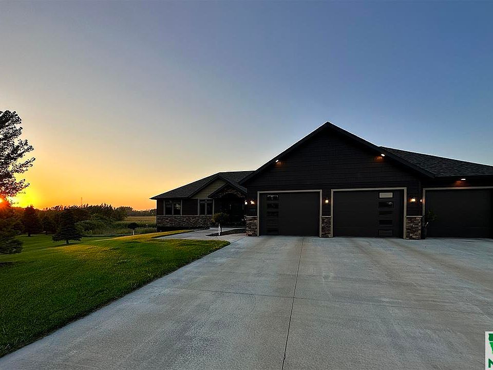 109 Andrews Ct, Alton, IA 51003 Zillow