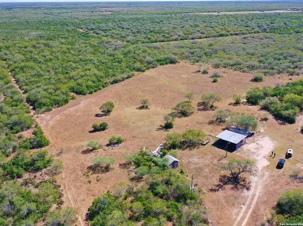 000 CR 268, Benavides, TX 78341