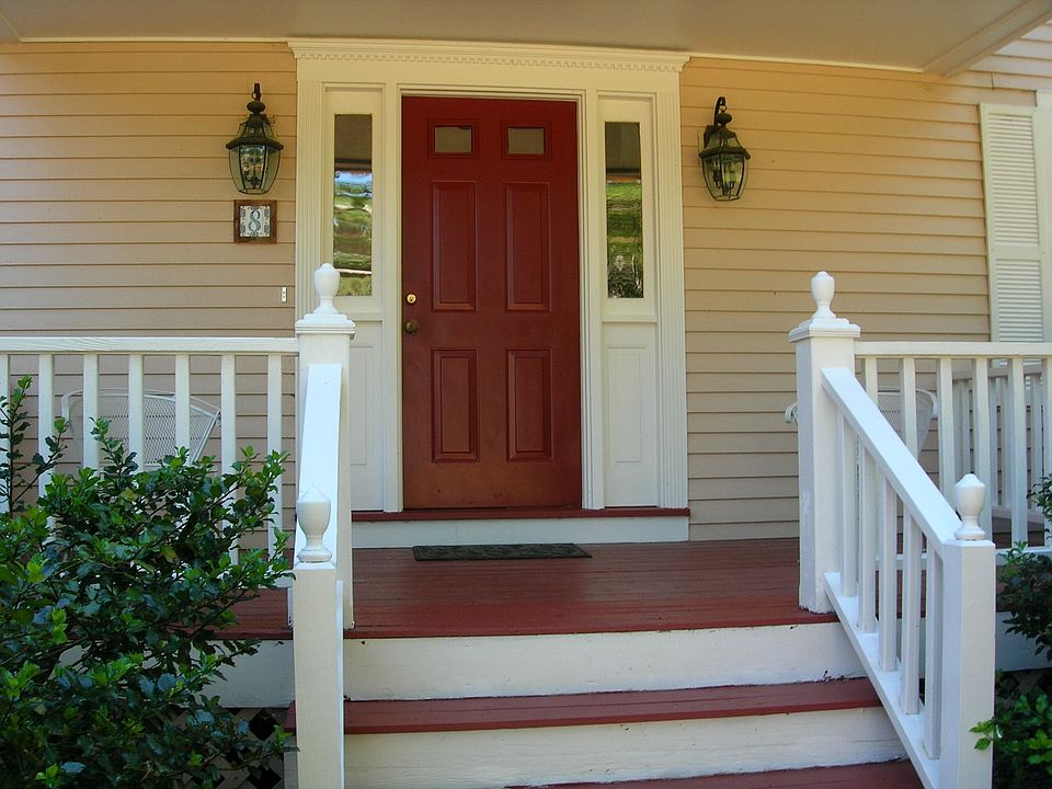 2nd image of 8 Woodcrest Dr