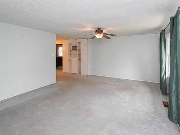 4th image of 7643 Grandview Dr