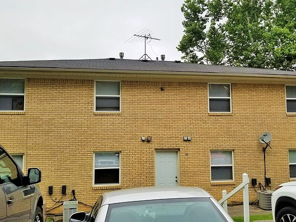 2nd image of 3212 Springfield Dr #3212SPRINGFIELDDR-2