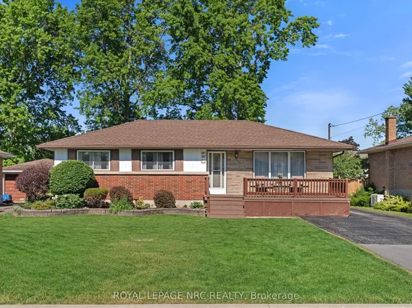 15 Carrol St, Welland, ON L3C 2G5
