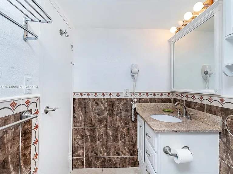 19201 Collins Ave #318 — Photo 21