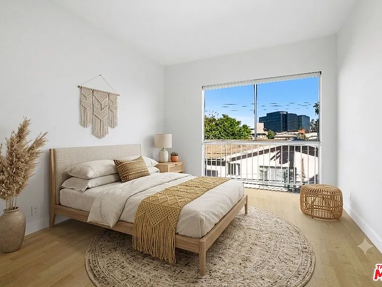 11628 Montana Ave #206 — Photo 23