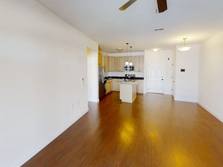 Delafield Woods Apartments — Photo 32