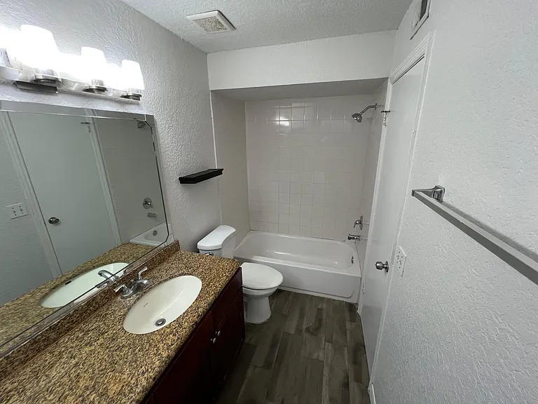 5168 Conroy Rd #33 — Photo 6