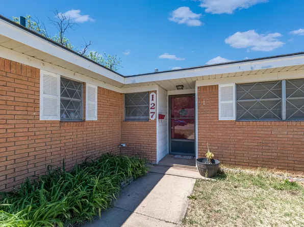 127 Bailey Ave, Dumas, TX 79029