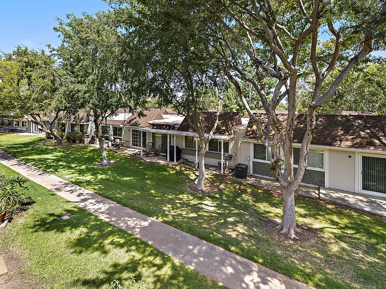22311 Caminito Arroyo Seco #C — Photo 11