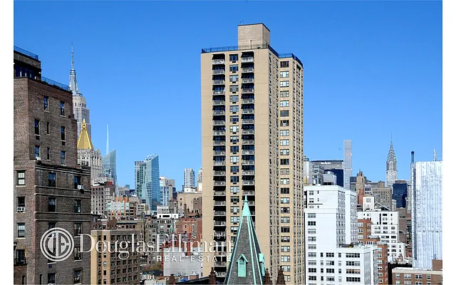 Sold by Douglas Elliman | media 21