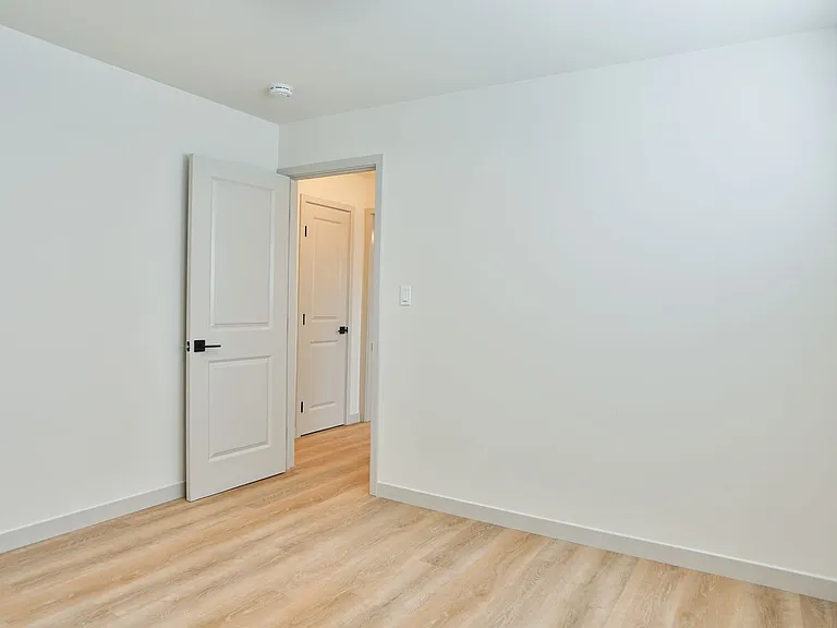 Maude Ave 7 LLC — Photo 12