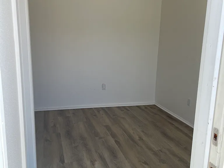 1611 S Van Ness Ave #1 — Photo 6